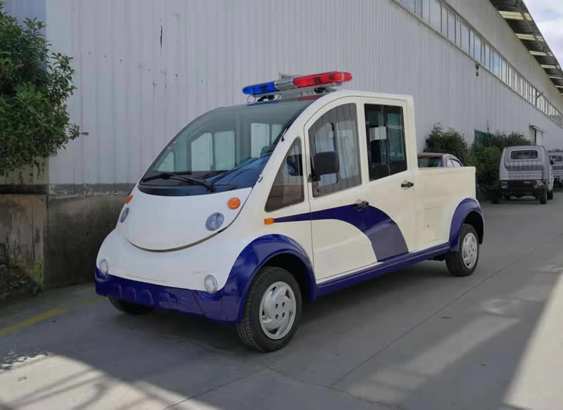 4-5座封闭式电动巡逻车