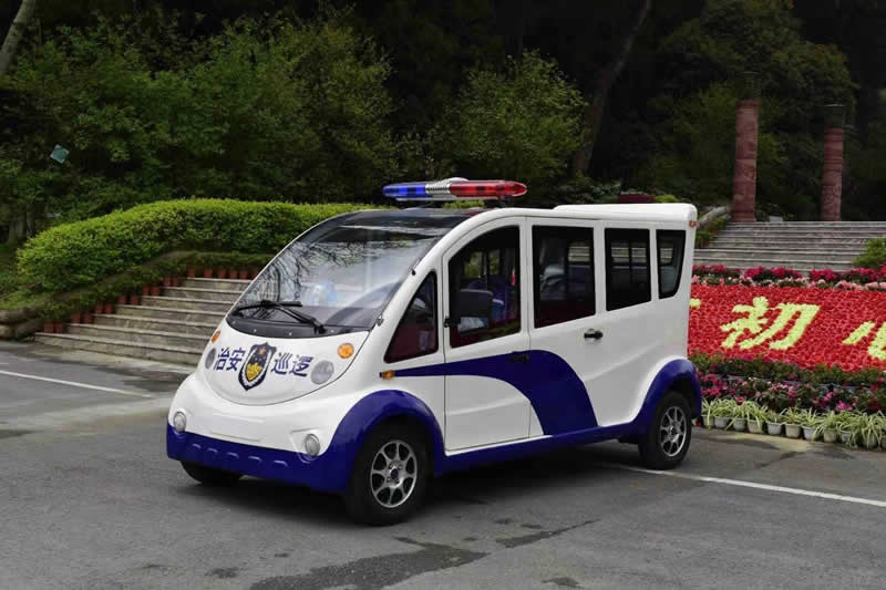 6-7座封闭式电动巡逻车
